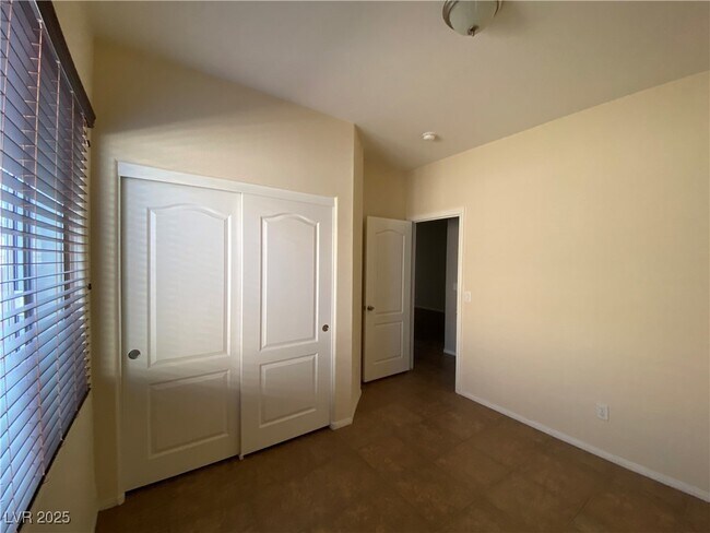 Building Photo - 11294 Star Lily St