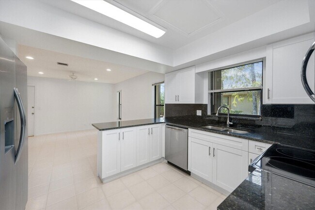 Building Photo - 13511 Jonquil Pl