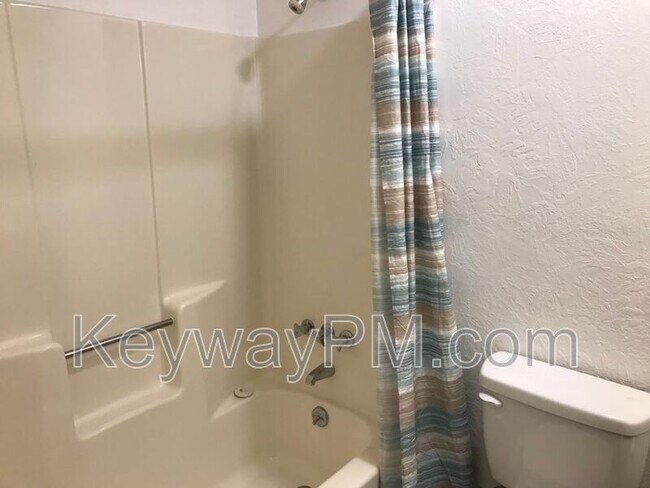 Building Photo - 3403 Pine Hill Rd