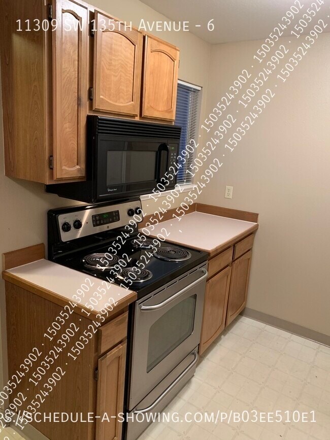 Building Photo - 11309 SW 135th Ave