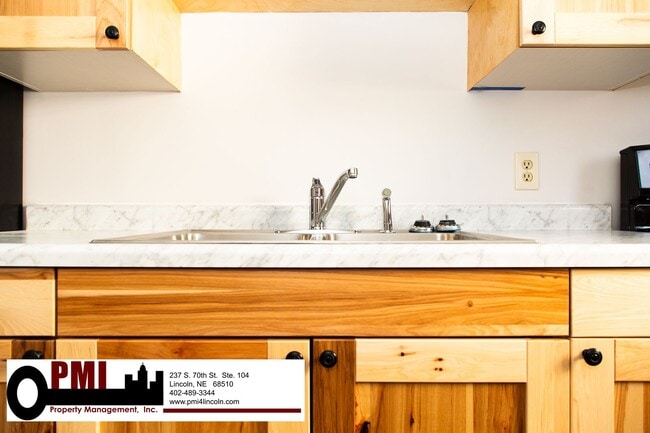 Building Photo - 1400 F / 836 South Street