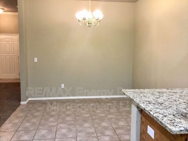 Building Photo - 408 N Willowood Dr