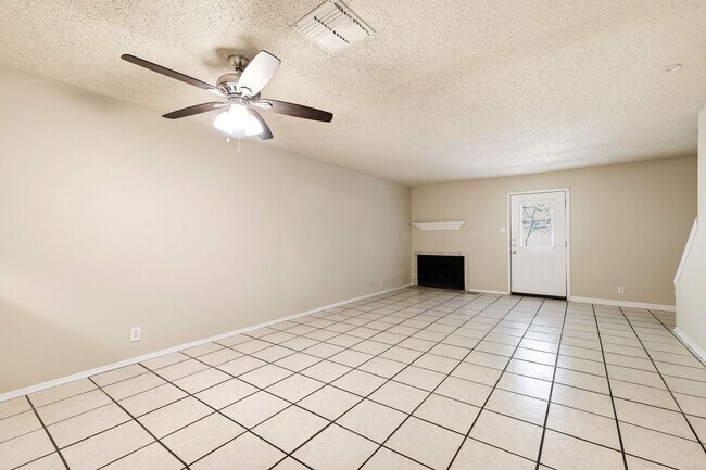 Building Photo - 4927 Ty Terrace St