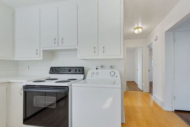 Building Photo - 4282 W Virginia Ave