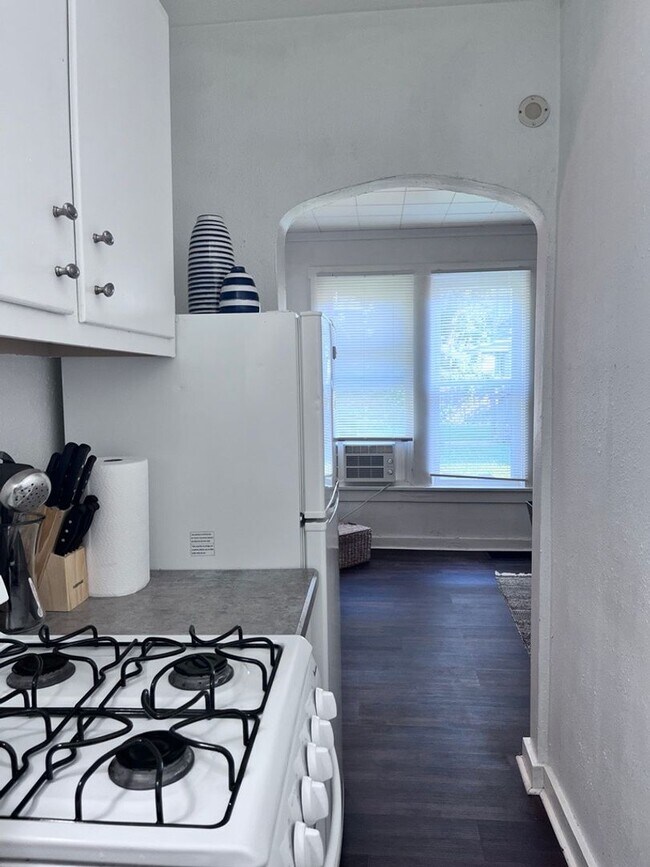 Building Photo - Drake Triplex