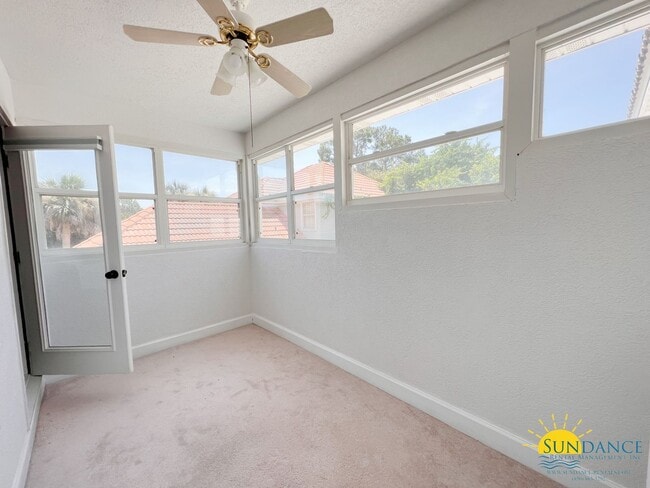 Building Photo - Custom Furnished 4 bed 3.5 bath in Emerald Bay!