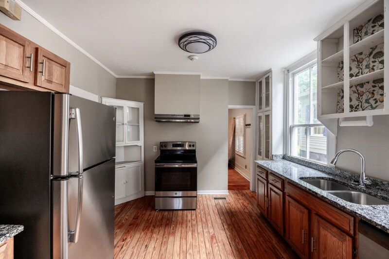 Building Photo - 926 Park Pl
