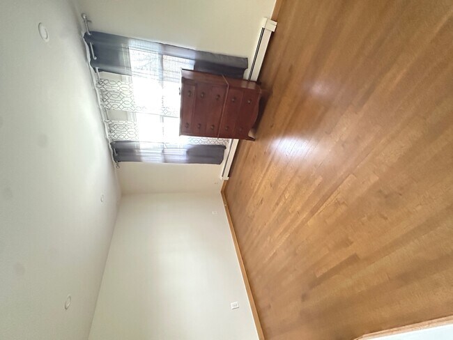 Building Photo - 3210 Vista Terrace