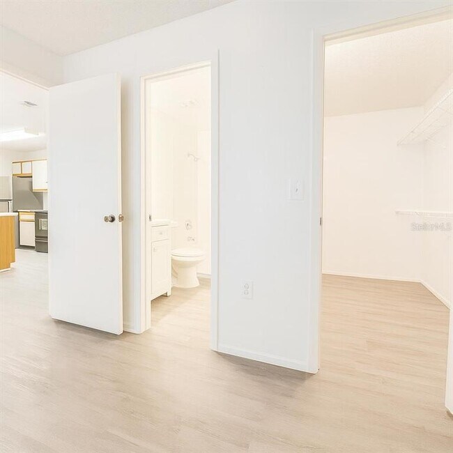 Building Photo - 974 Leeward Pl