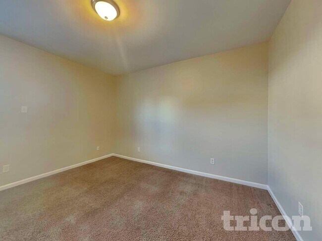 Building Photo - 3663 Shale Ln SE