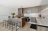 Building Photo - 88 SW 7th St