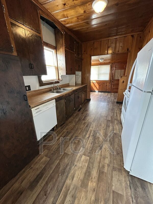 Building Photo - 112 W 23rd St