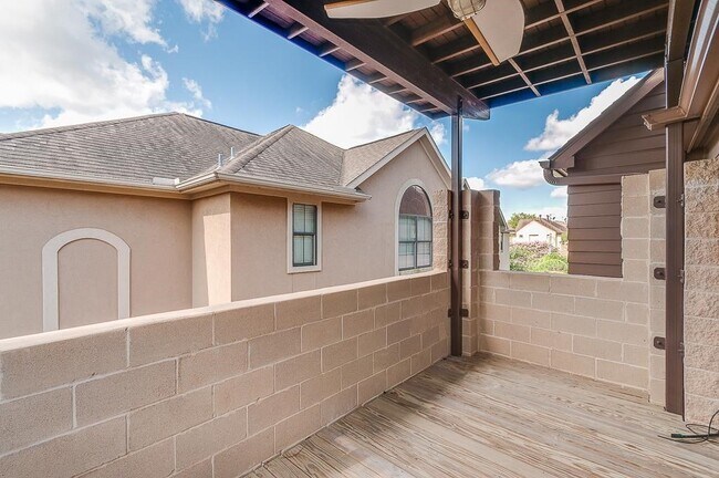 Building Photo - 650 Birdsall St