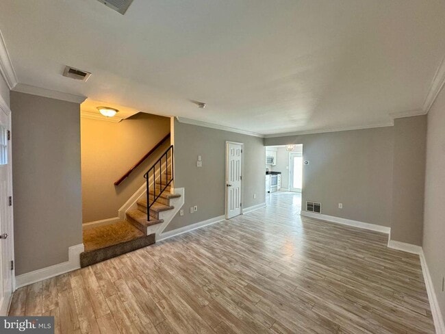 Building Photo - 526 Lancaster Pl