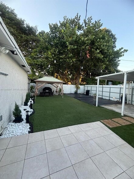 Building Photo - 434 Tamiami Blvd