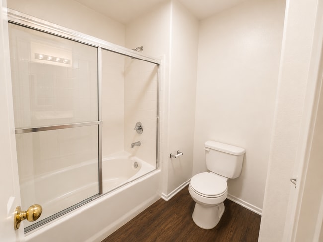 Building Photo - Newly Updated 3 Bedroom Condo in Gated Community in Murrieta