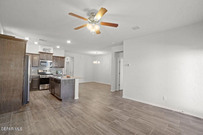 Building Photo - 12249 Desert Dove Ave
