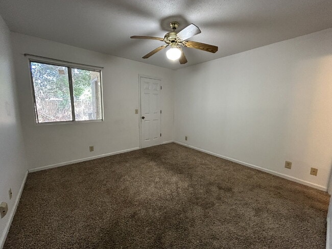 Building Photo - Apartment For Rent