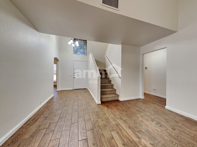 Building Photo - 828 Norfolk Dr