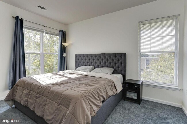 Building Photo - 5105 Travis Edward Way