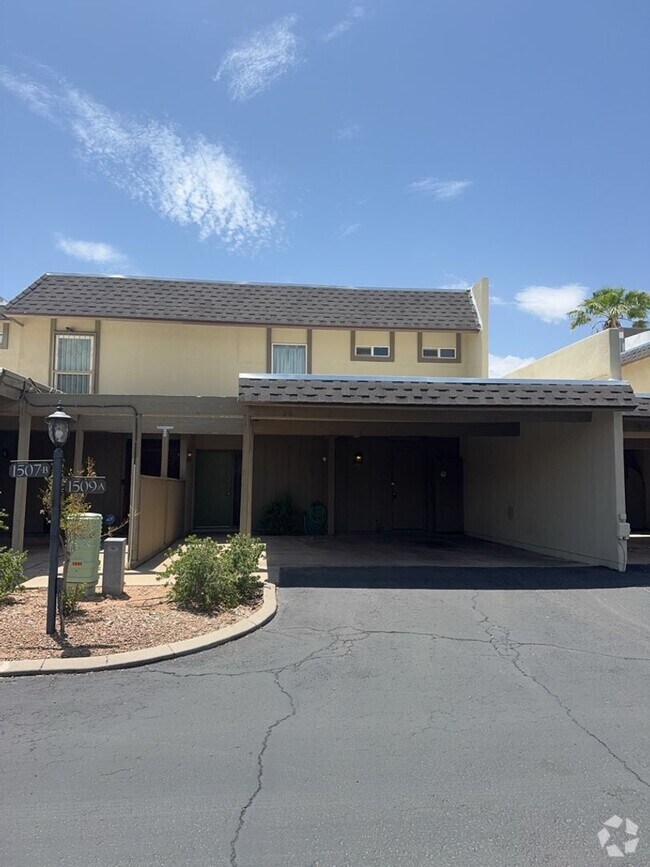 Building Photo - 3 Bed 2.5 Bath Pet-Friendly Retreat by The...