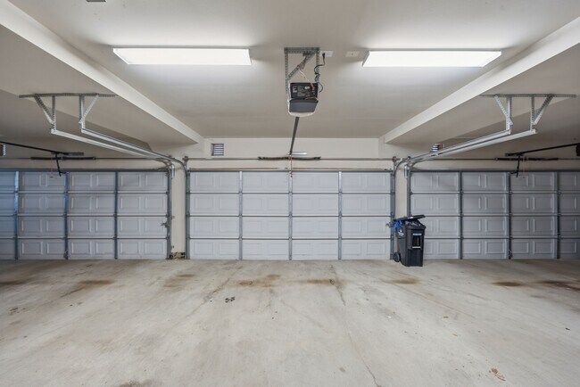 Building Photo - 2401 Crawford St