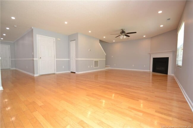 Building Photo - 2804 Thoreau Dr