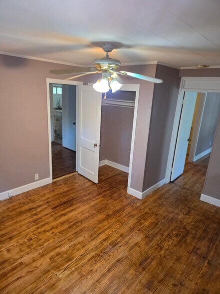 Building Photo - 14 Springbrook Cir