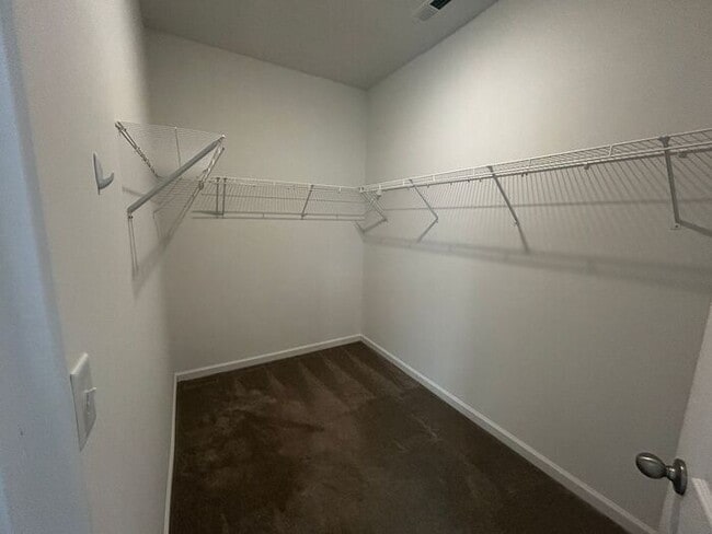 Building Photo - 1033 Echo Rdg Rd