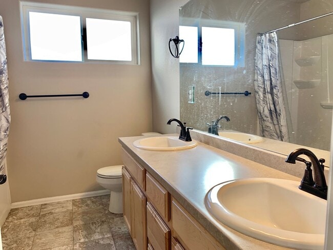 Building Photo - Beautiful 4 Bed/3 Bath West Greeley Home – Spacious Lot & Great Location!