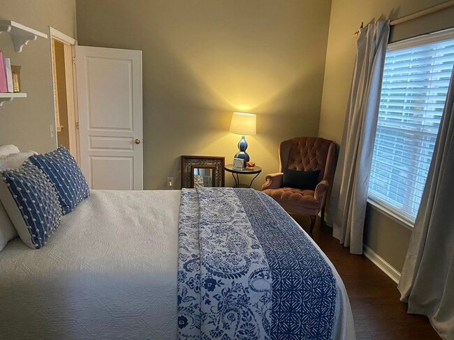 Building Photo - 300 Founders Pointe Blvd