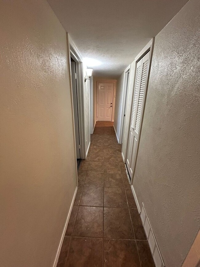 Building Photo - 1801 Haymeadow