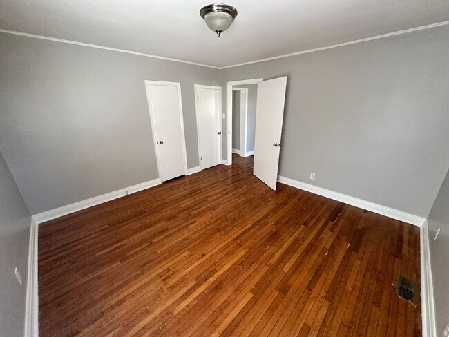 Building Photo - COMING SOON! Nice 2 BR House with Bonus Lo...