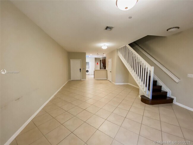 Building Photo - 4272 Vineyard Cir