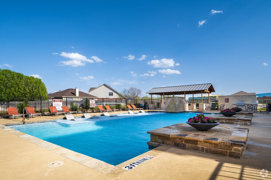 Longhorn Crossing 1101 Longhorn Rd Fort Worth TX 76179 Apartment Finder