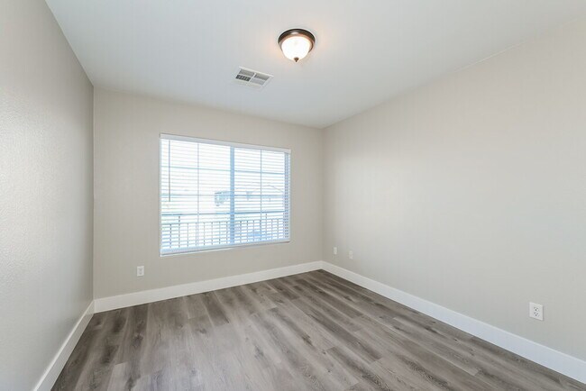 Building Photo - 9281 William Hill Ave