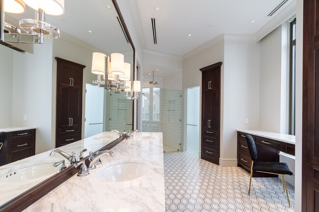 Building Photo - 3376 Peachtree Rd