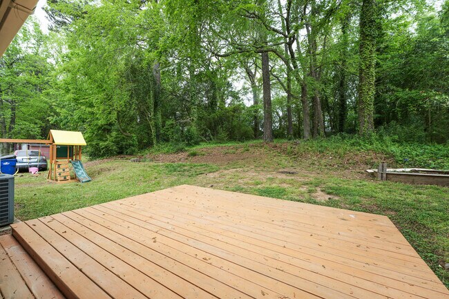 Building Photo - 508 Solar Dr
