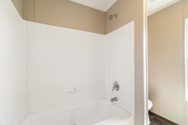 Building Photo - 456 W Outer Dr