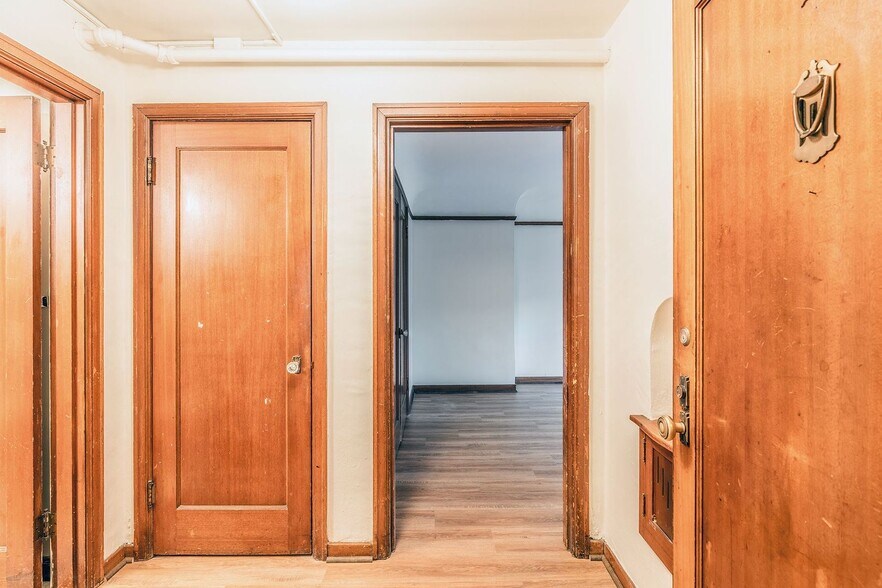 Interior Photo - Dixonian