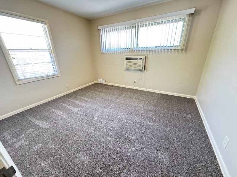 Building Photo - 1400 S 20th St