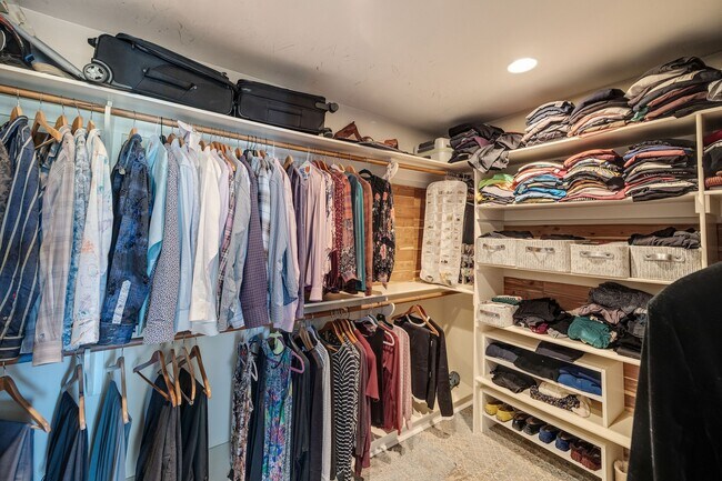 Building Photo - 1809 Palos Verdes Dr W