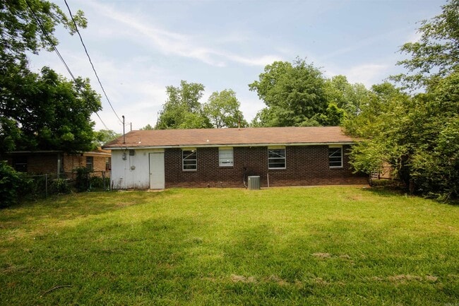 Building Photo - 2406 Belmoor Ave