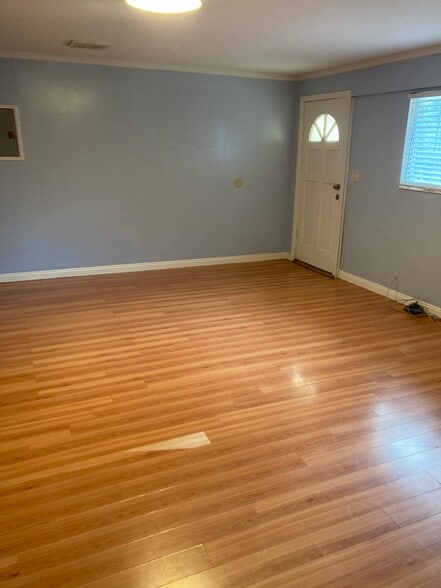 Building Photo - 13012 McKinley Ave