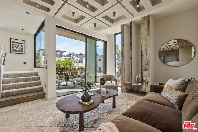 Building Photo - 1021 N Ogden Dr