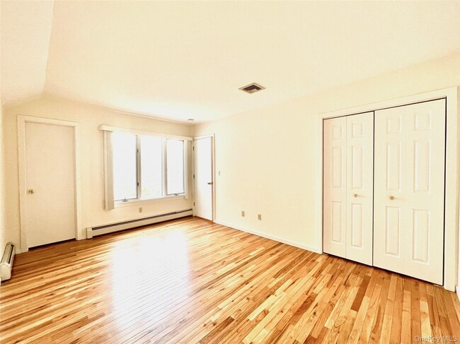 Building Photo - 15 Evon Ct