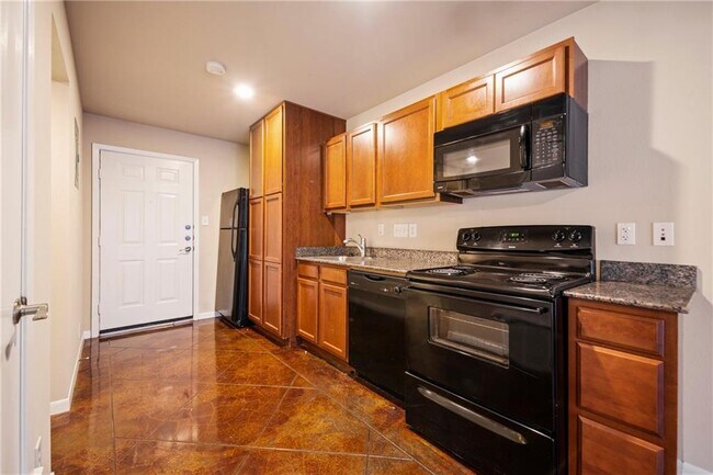 Building Photo - 301 W 38th St