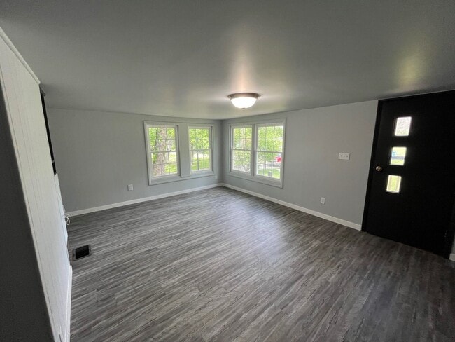 Building Photo - 410 Lakeview-