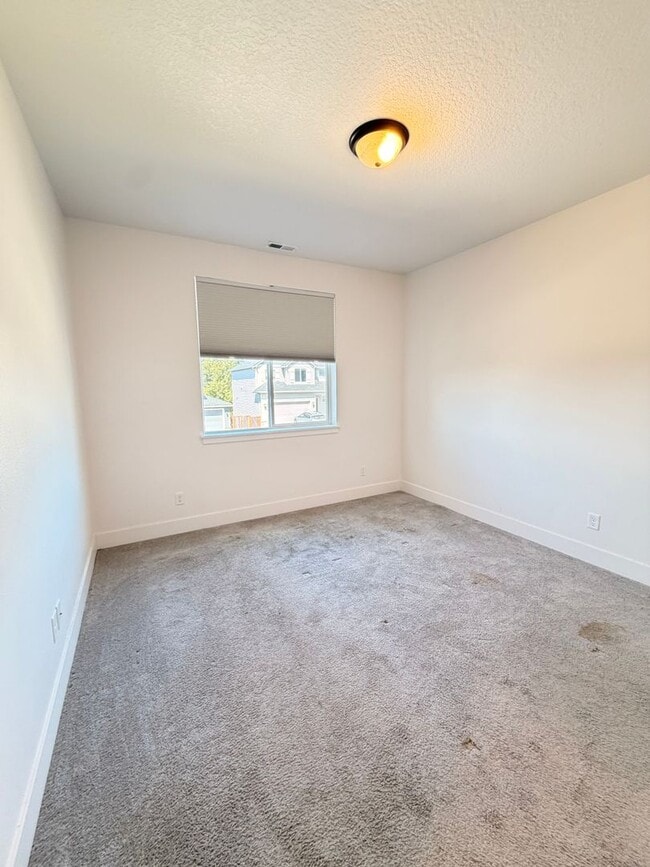 Building Photo - 3481 Snowberry Rd