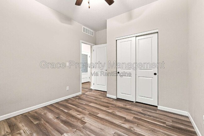 Building Photo - 8883 Ventura Ct